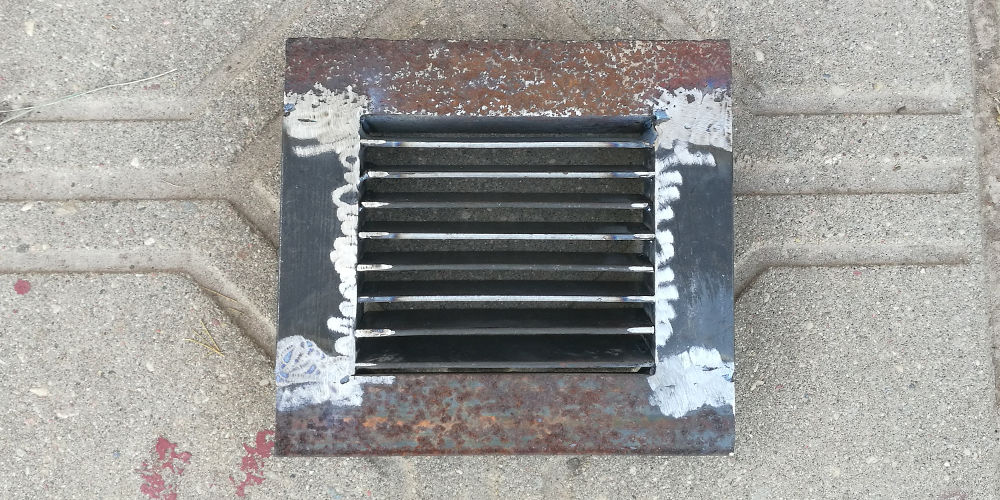 Metalinės ventiliacijos grotelės po suvirinimo